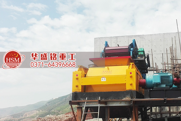 外貿(mào)訂單再創(chuàng)佳績，輥式破碎機(jī)出口國外。